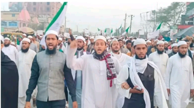 ওসমান হাদি হত্যার বিচারের দাবিতে ঈশ্বরগঞ্জে বিক্ষোভ