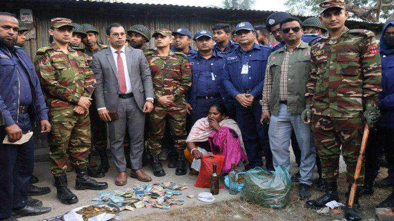 জয়পুরহাটে যৌথ অভিযানে রেলবস্তি এলাকা থেকে গাঁজা ও টাকাসহ নার