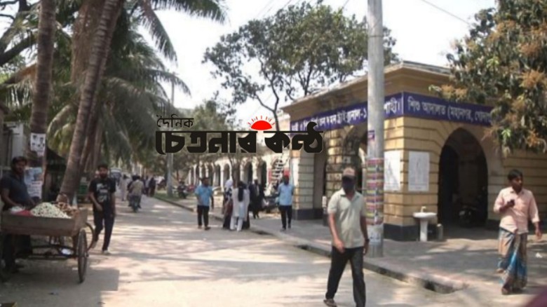 বাবা-মা কারাগারে ধর্ষণ মামলায় আদালতে হাজির হননি ছেলে