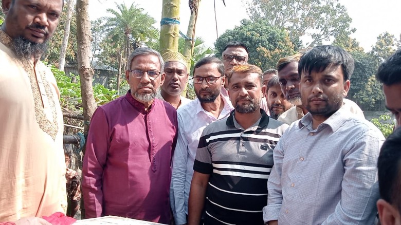 গুরুদাসপুর উপজেলার ৩টি রাস্তার কাজের শুভ উদ্বোধন করলেন নাটোর