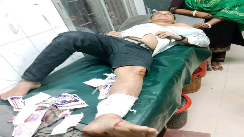 মোংলায় মোটরসাইকেল বাঁচাতে গিয়ে ইজিবাইক উল্টে দুর্ঘটনা, নারীস