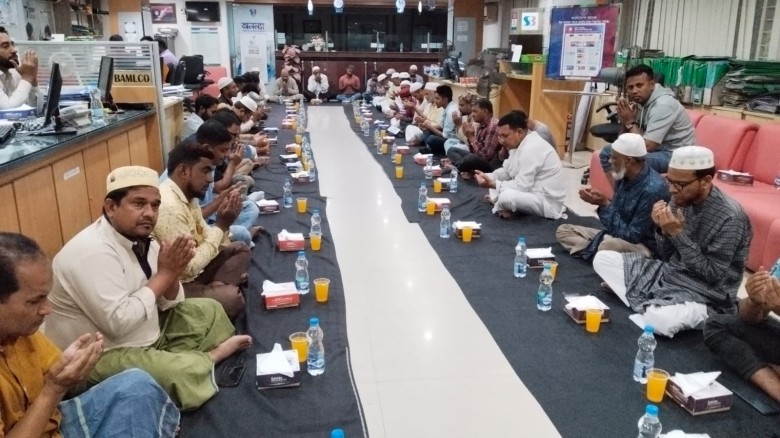 সাউথইস্ট ব্যাংক পিএলসি’র চাঁপাইনবাবগঞ্জ শাখায় দোয়া ও ইফতার ম