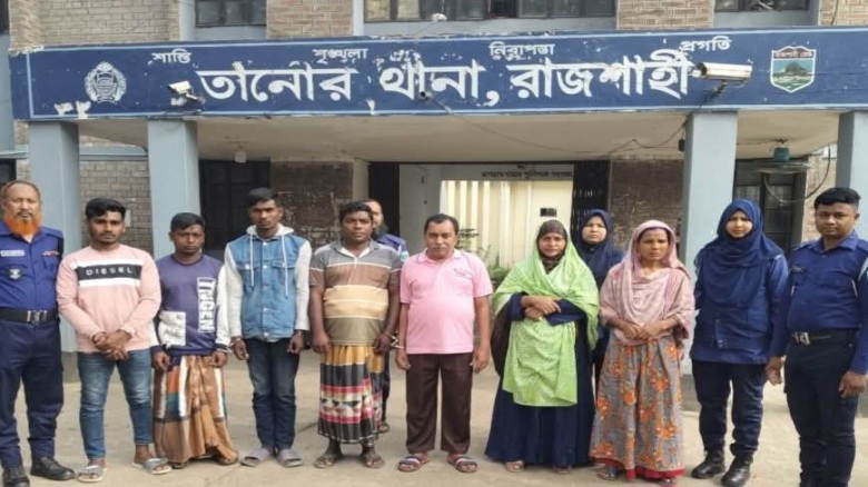 তানোরে ওসি এস.এম. মাসুদ পারভেজের বিশেষ অভিযানে ৭ ওয়ারেন্টভুক