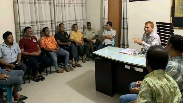 চাটমোহর থানার নবাগত ওসির মতবিনিময় সভা