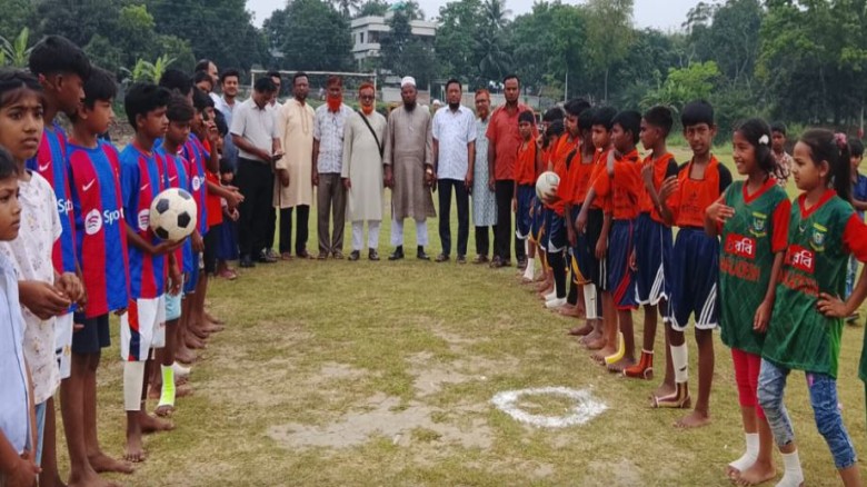 প্রাথমিক বিদ্যালয়ে গোল্ডকাপ ফুটবল টুর্নামেন্টের ২০২৬ উদ্ভোধন