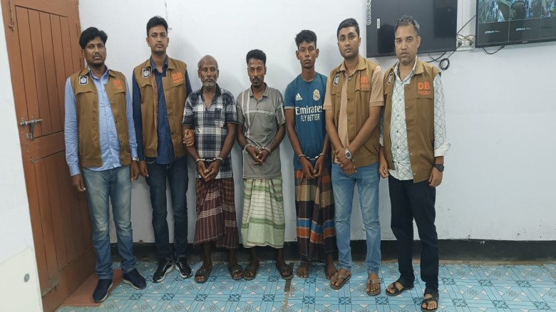 নওগাঁর নিয়ামতপুরে চার খুন: ভাগিনা সবুজ রানার দায় স্বীকার