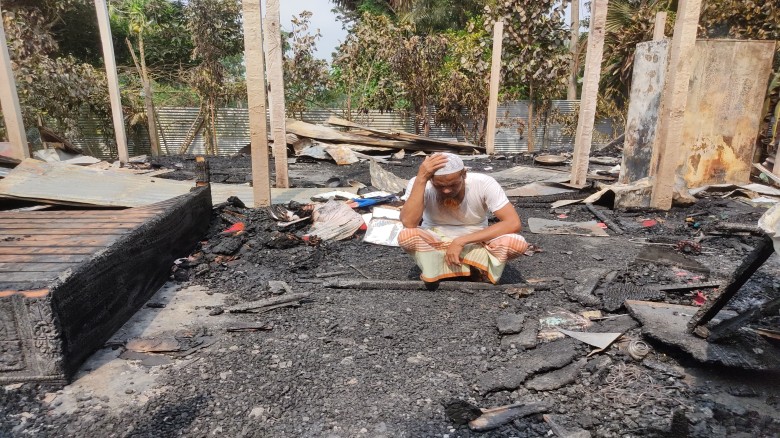 কচুয়ার আইনপুর মধ্যরাতের আগুনে পুড়ে ছাই ইমামের স্বপ্ন নিঃস্