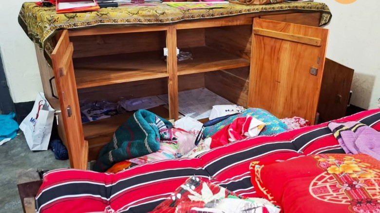 গুরুদাসপুরে সরকারি কোয়ার্টারে দুঃসাহসিক ডাকাতি, কর্মকর্তা দম