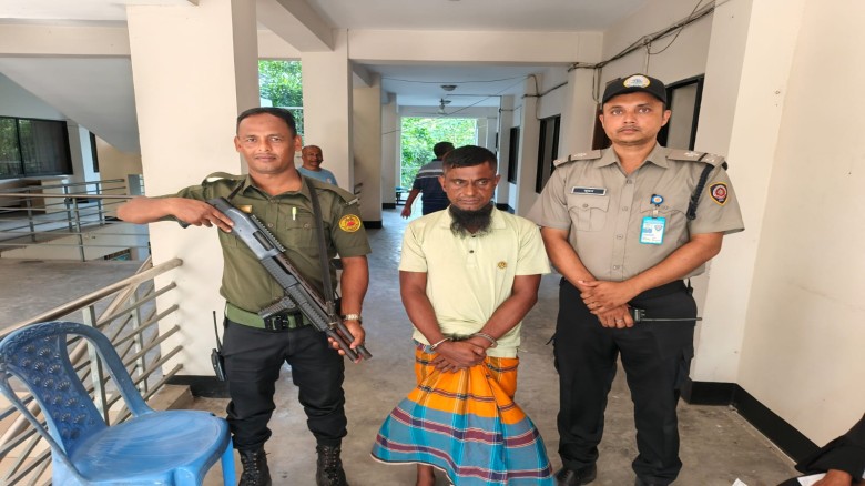 রাজৈরে একশো গ্রাম গাঁজা সহ গ্রেফতার ১
