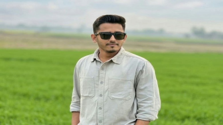 অষ্টগ্রামে বিয়ের দাবিতে ভূমি অফিসের কথিত কর্মচারীর বাড়িতে কল