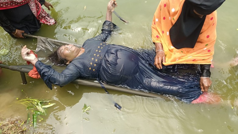পুকুরে ভাসমান লাশ উদ্ধার, ময়নাতদন্তের জন্য মর্গে প্রেরণ।