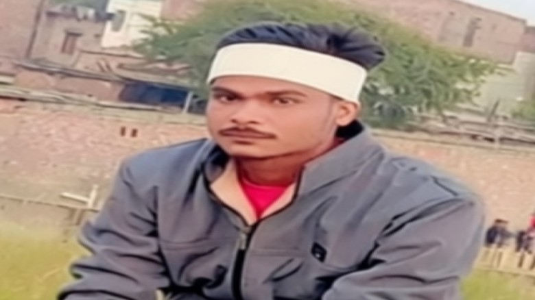 বাগমারায় মাদকসেবী আয়নুল মাতাল হয়ে হামলা চালিয়েছে মাদকব্যবসায়