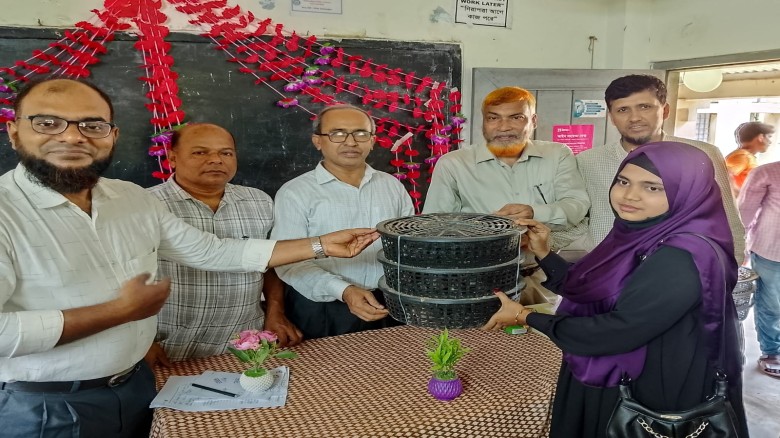 শাহজাদপুরে ৩০ কিশোরীর মাঝে ব্র্যাক ব্যাংকের সহায়তা