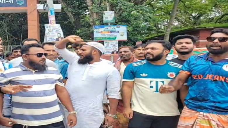 ইসলাম অবমাননা করে ফেসবুকে হিন্দু যুবকের পোস্ট বিক্ষোভ, হিন্দ