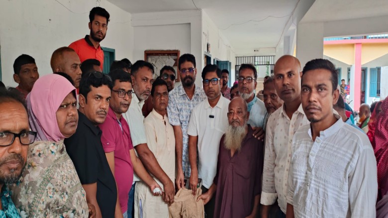 বিয়াঘাট ইউনিয়ন পরিষদে জিআর চাল বিতরণের উদ্বোধন করলেন মাহমু