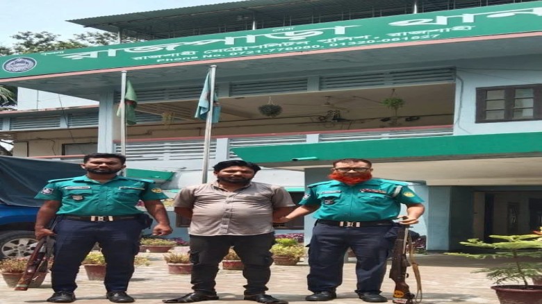 অভিযোগের এক ঘণ্টায় সিকিউরিটি গার্ডকে মারধরের আসামি গ্রেপ্তার