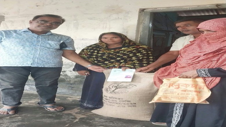 খাদ্য বান্ধব কর্মসূচি আওতায় চাউল বিতরণ শুভ উদ্বোধন করেলন  চে