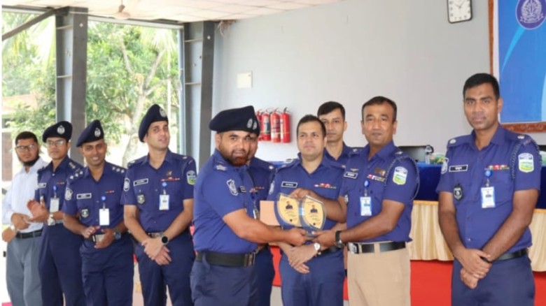 এক মাসে দুই অর্জন, ময়মনসিংহে শ্রেষ্ঠ ঈশ্বরগঞ্জের এএসআই শাহ আ
